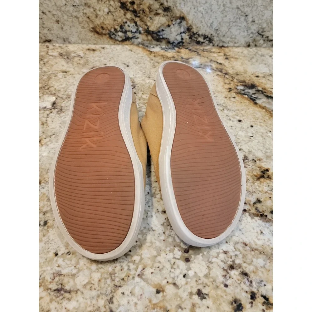 Kizik Irvine Maple Sugar Mens Athletic Sneaker size men 8.5 women 10 Gum Soles